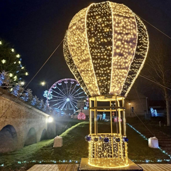 Location décoration de noel montgolfière royale lumineuse à Nice