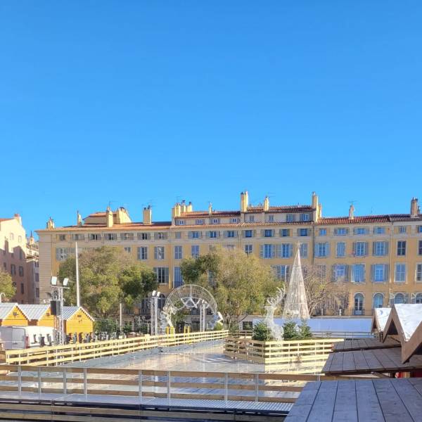 Patinoire à Toulon : installation, fabrication et mise en place d’une patinoire temporaire professionnelle