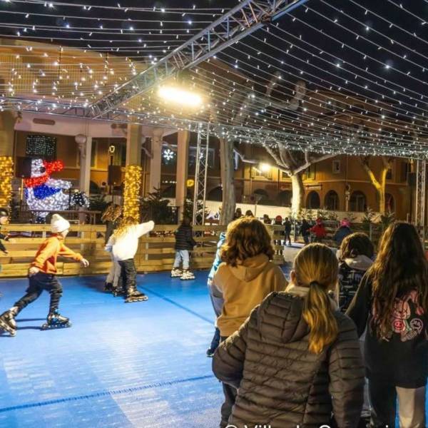 Mise en place d'une piste de roller pour Noël à Carqueiranne 